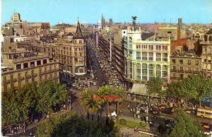 Barcelona 584 Calle Pelayo Plaza Universidad  Foto J Ubach Puig ektacrom años 60? , 2 € 