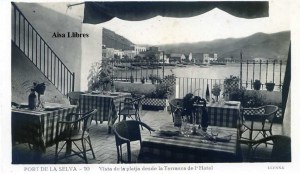 Port de la Selva 10 Vista de la platja desde la Terrassa de l’Hotel ed. Llensa Guillera Barcelona amb ventanilla anys 20?  18 € 