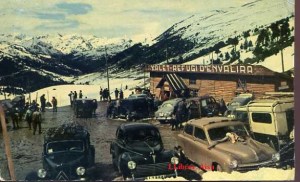 Andorra Refugi d’Envalira Centree d’esports d’hivern. Fotografía A Campaná  J Puig Ferrán  distribuidor exclusivo Roger Jover Les Escales. Escrita al dorso y fechada el 6-3-1961 sellos 70 cts. A color 10 € 