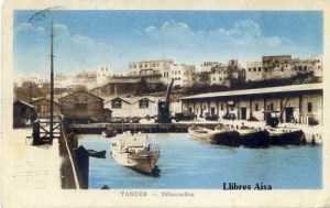 Tanger débarcadère escrita al dorso y fechada el 29 de febrero 1944 sello Marruecos 20 cts photo Albert 5 Rue Rochambeau Alger. Con ventanilla color cantos algo rodados 15 € 