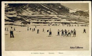 Nuria nº 25 Skiant  ed. L Roisin fot. Barcelona Marca registrada 53425  s/f (años 20?) 10 €