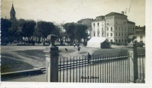 Ribadeo? Lugo Ed. Estudio fotográfico GRAN Via 10 Bilbao San Roque 51 Ribadeo s/f  fotográfica años 50? 20 € 