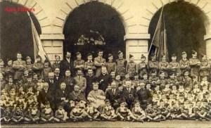 Marsella VIII 4 Francia Hospitalaria y generosa ha organizado una serie de colonias infantiles para hospedar los niños belgas expulsados de la patria. Ed. Alex, Jouvène Editor Marsella (Francia) depósito  1 -1917, Grava. & ImprSaldag Genéve  30 € 