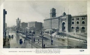 Barcelona Plaza España  2 Plaza de Toros y Hoteles Exposición Hotel Oficial de la exposición . Guillerm 1929. 10 €