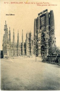 Barcelona n 9 Templo de la Sagrada Familia Vista general del interior Herederos vda. Plá Barcelona  J Thomas s/f principios siglo XX unb poco rasgada por el dorso.  12 € 