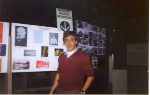 Manel Aisa a  l'exposició Anarquisme Internacional 1993 Cotxeres de Sans 
