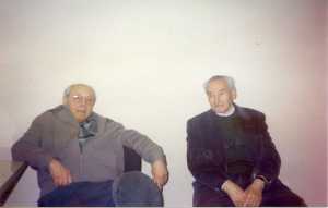 Antonio Turón i Liberto Sarrau dos homes de la resistencia llibertària durante els anys del franquisme aqui están recien arribats a la seu de l'ateneu enciclopèdic l'any 1996