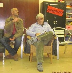 a l'atenu del carrer Industria en la presentació del Llibre de La Huelga de alquileres y el comité de defensa económica Manel Aisa i Andreu Aisa