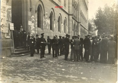 346 - Las selecciones de diputados para el nuevo Parlamento de Cataluña Plaça Universitat